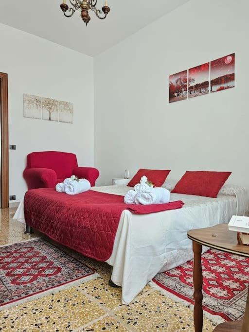 Appartamento La Casa Di Nonna Gina Alba  Esterno foto